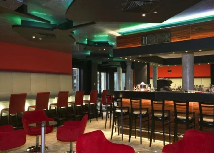 Garden Of Eden Hotel *